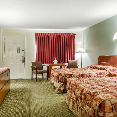 גרוטון Rodeway Inn מראה חיצוני תמונה