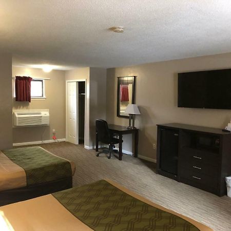 גרוטון Rodeway Inn מראה חיצוני תמונה