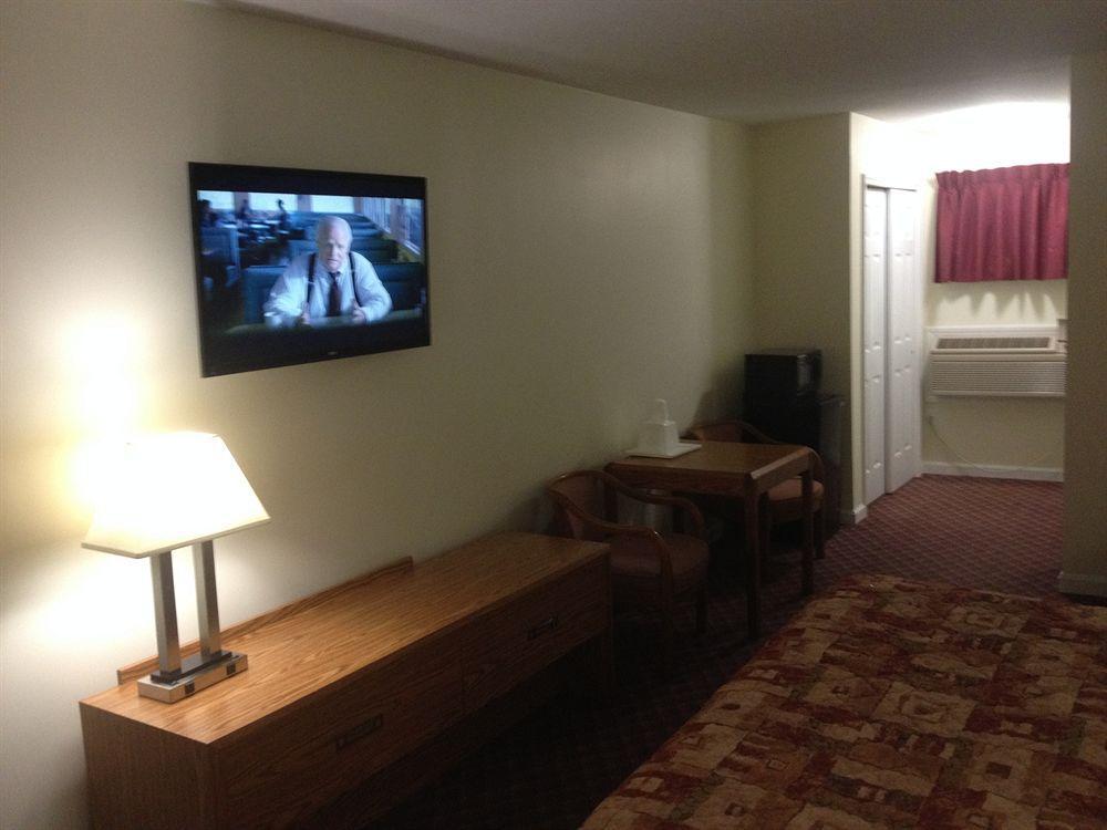 גרוטון Rodeway Inn מראה חיצוני תמונה