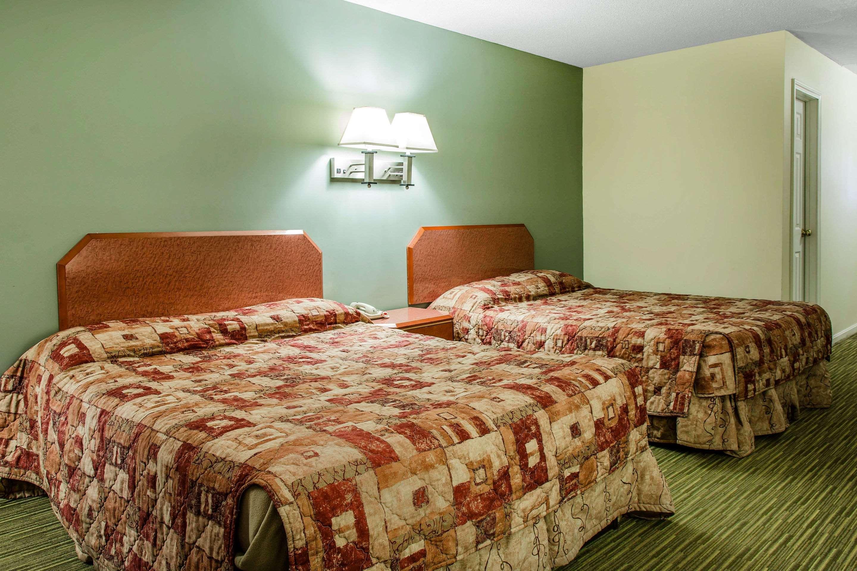 גרוטון Rodeway Inn מראה חיצוני תמונה
