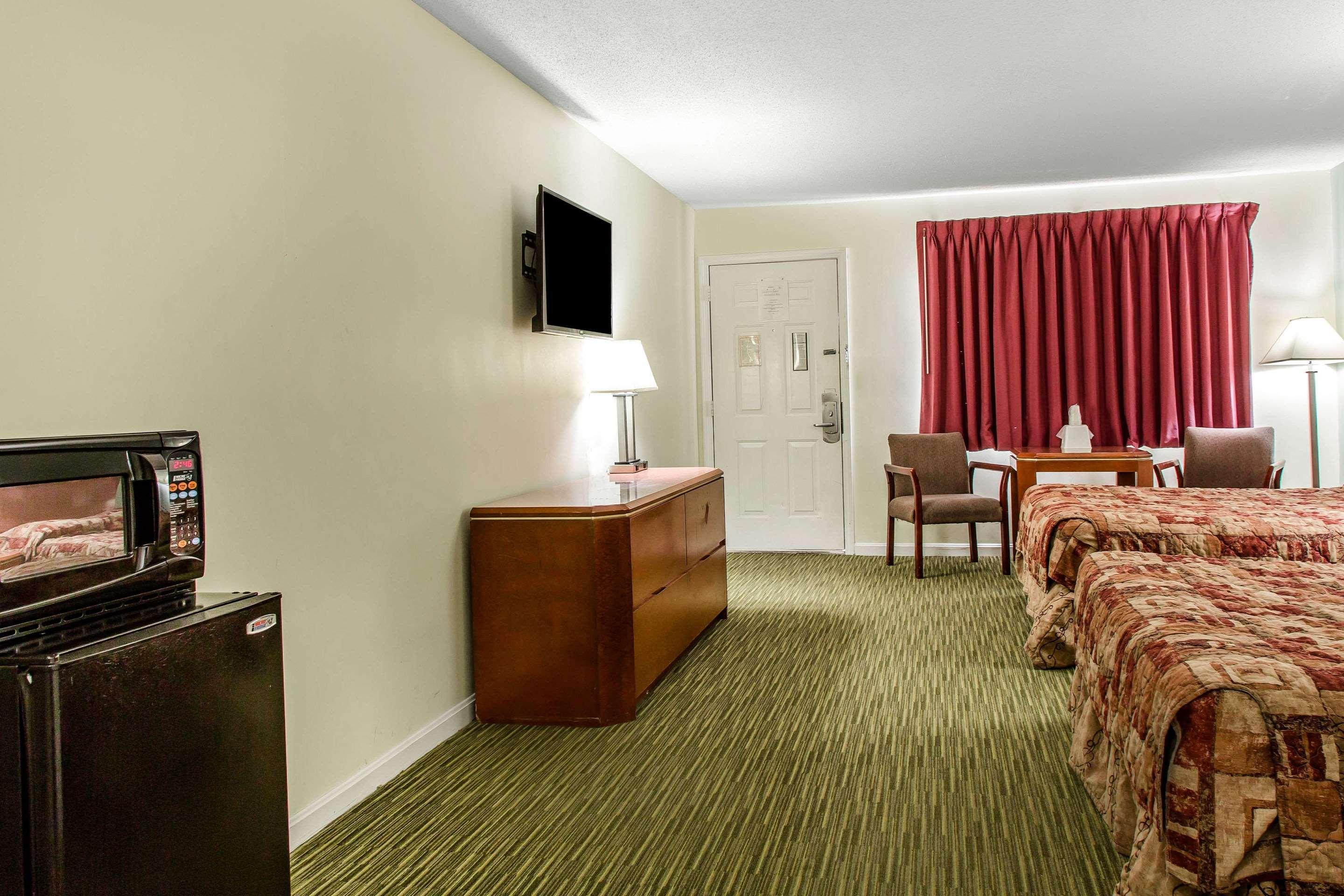 גרוטון Rodeway Inn מראה חיצוני תמונה