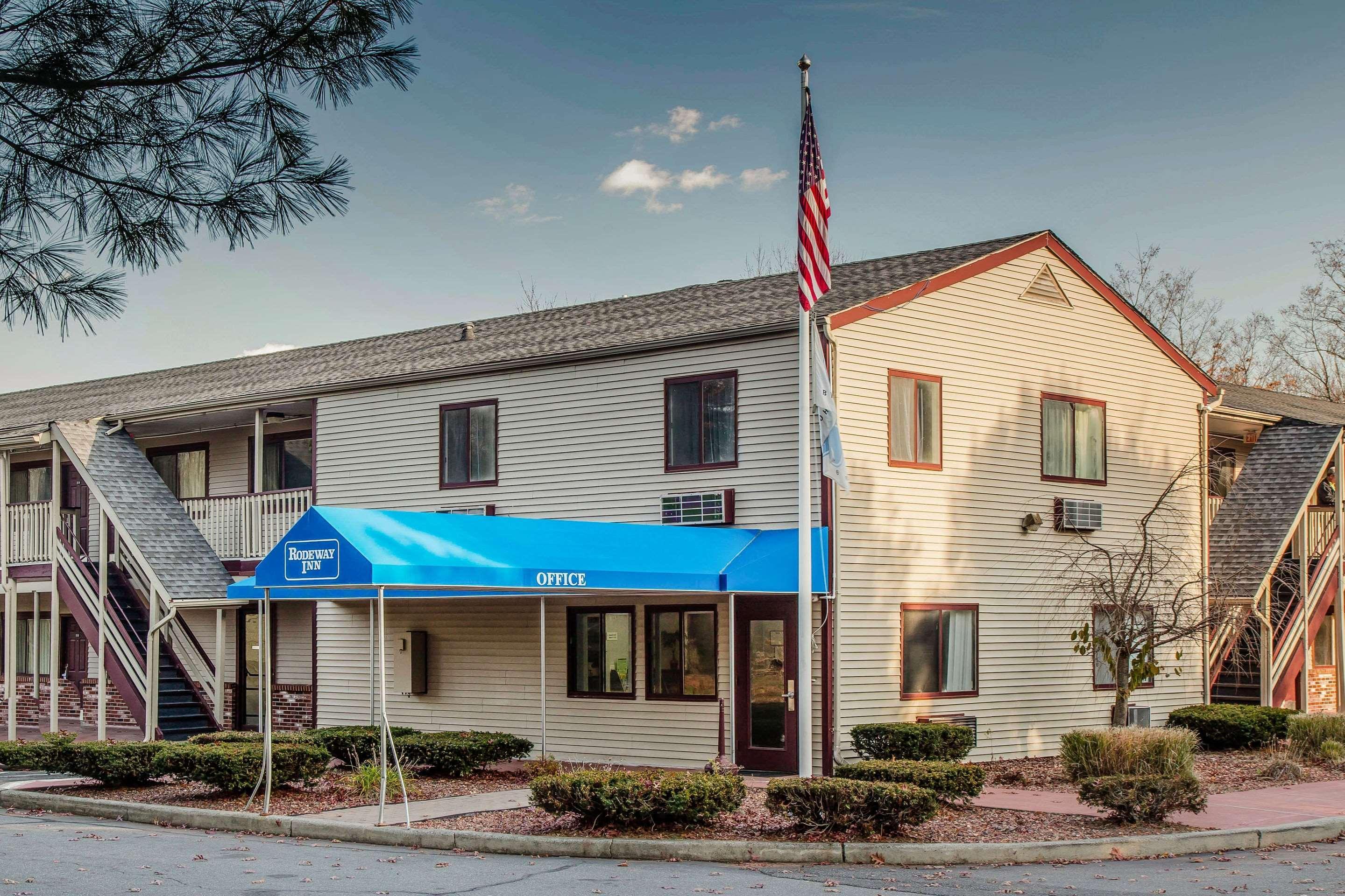 גרוטון Rodeway Inn מראה חיצוני תמונה